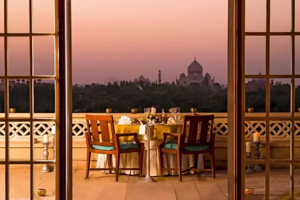 Best Restaurants Near Taj Mahal