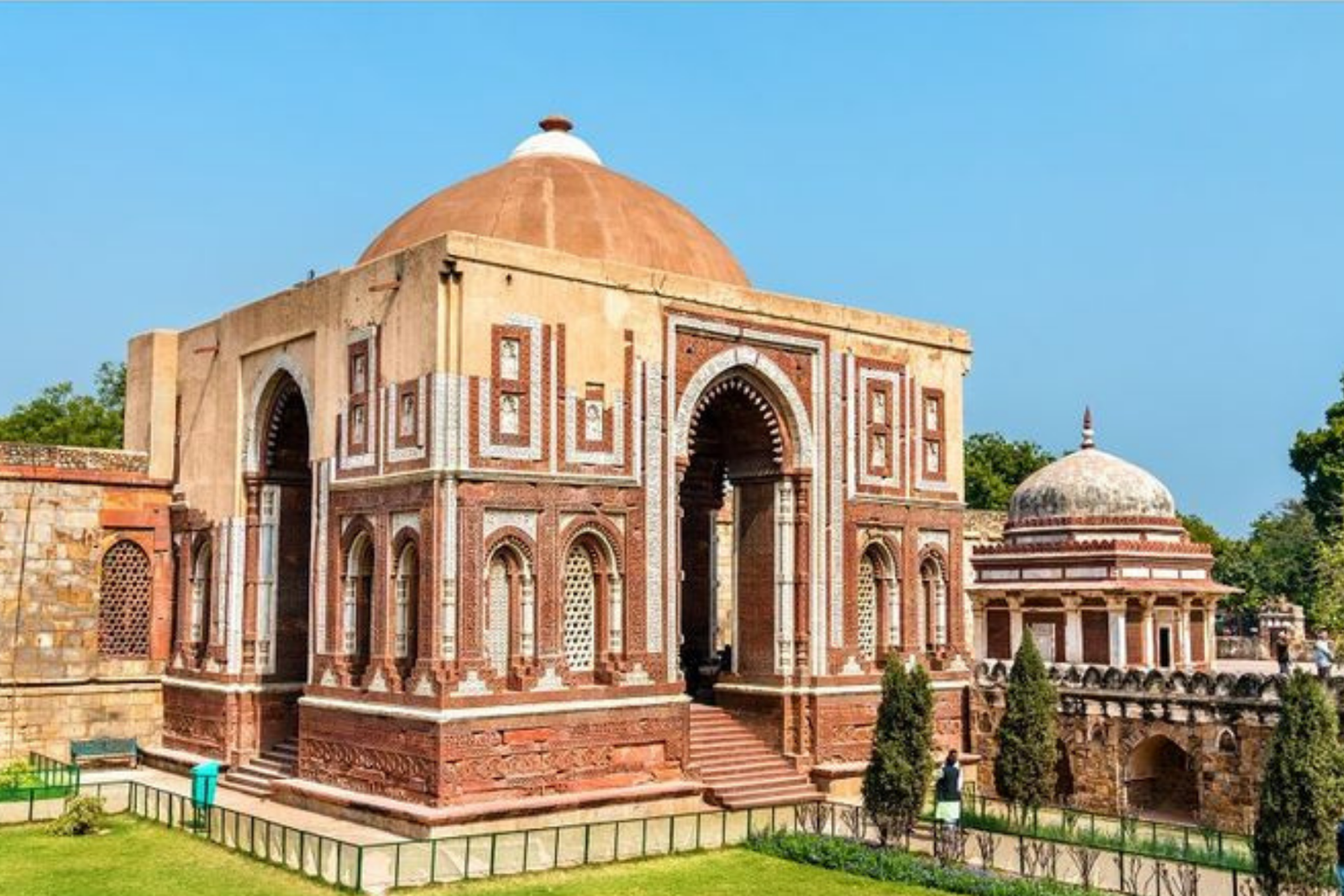 Delhi Agra Jaipur 5-Days Golden Triangle Tour with Safari