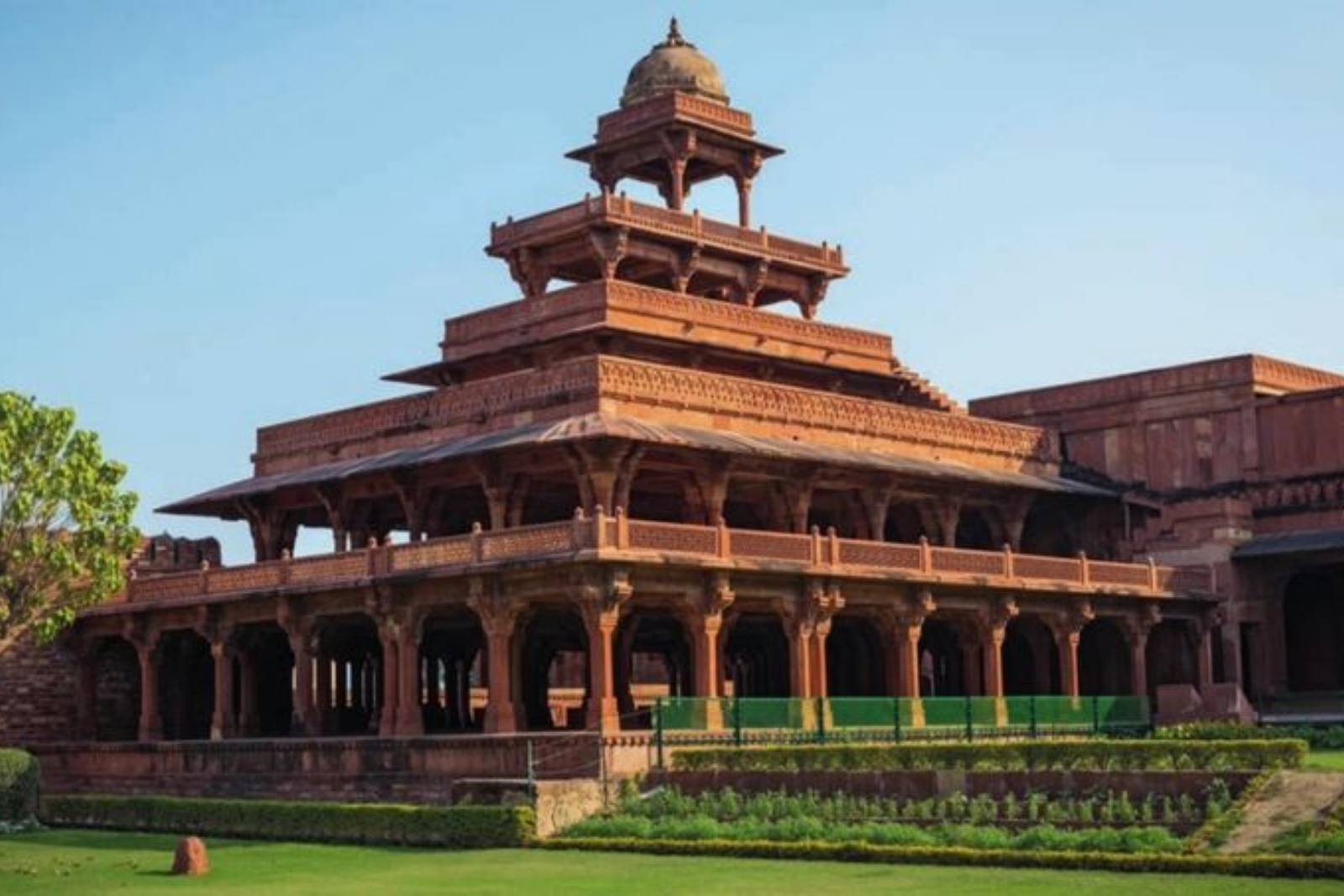 Delhi Agra Jaipur Transfer with Fatehpur Sikri & Stepwell
