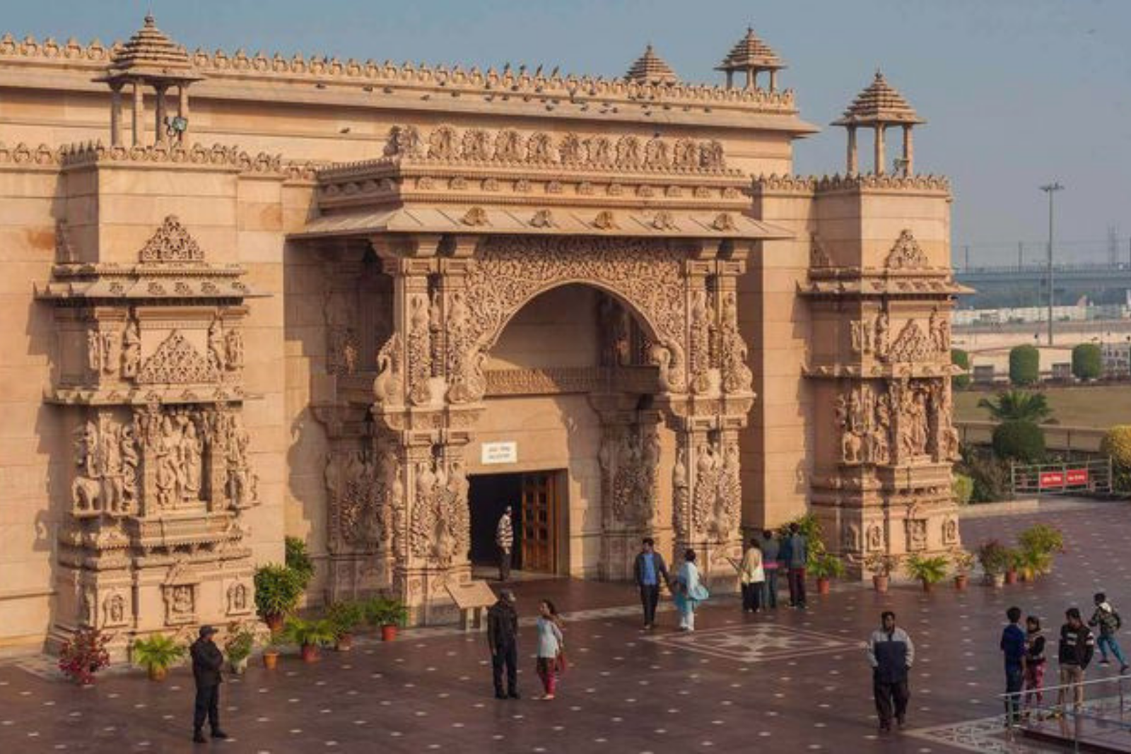 Delhi 6-Hours Spiritual Sites Tour with Famous Temples