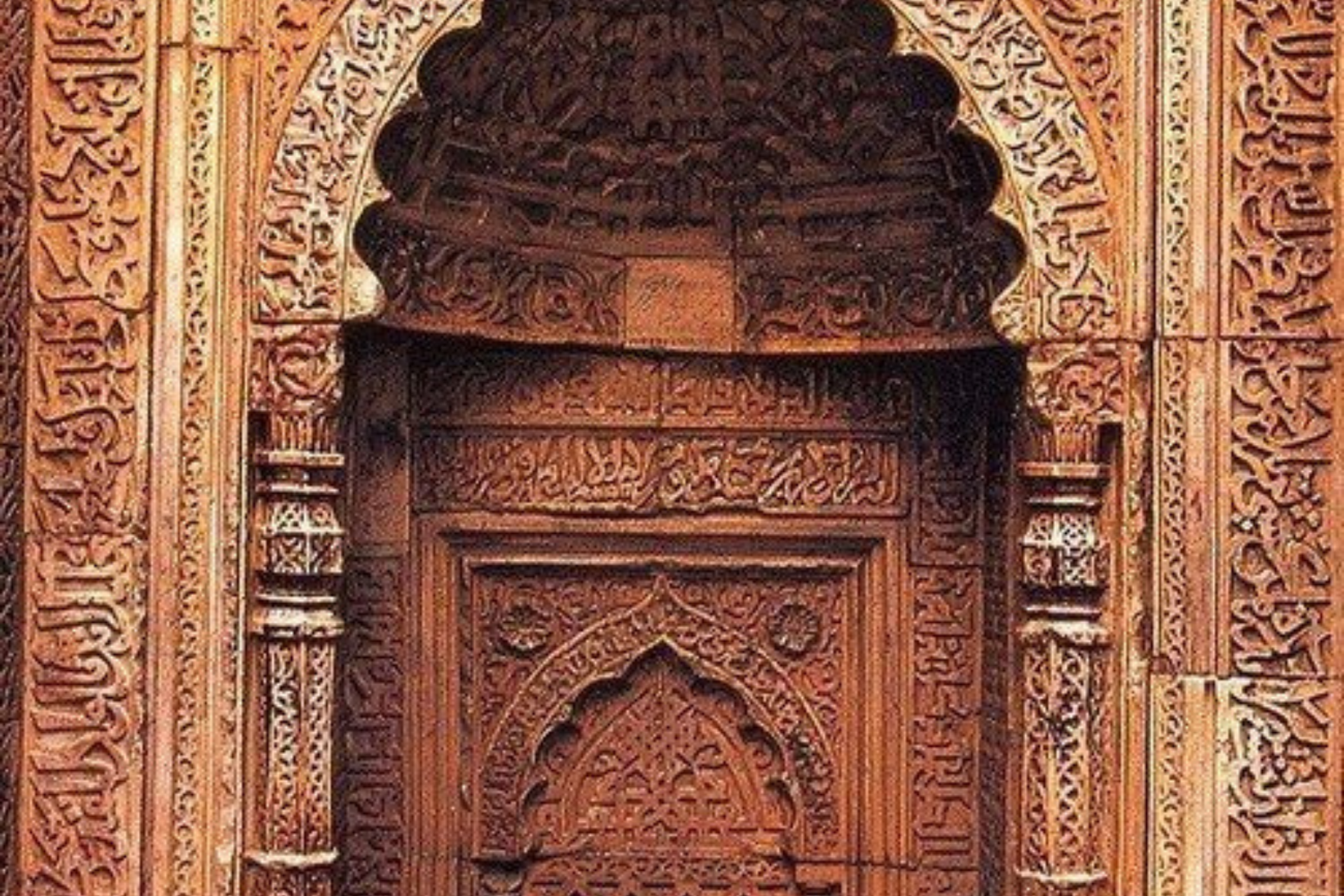 Private Qutub Minar Guided Tour with Hotel Pickup