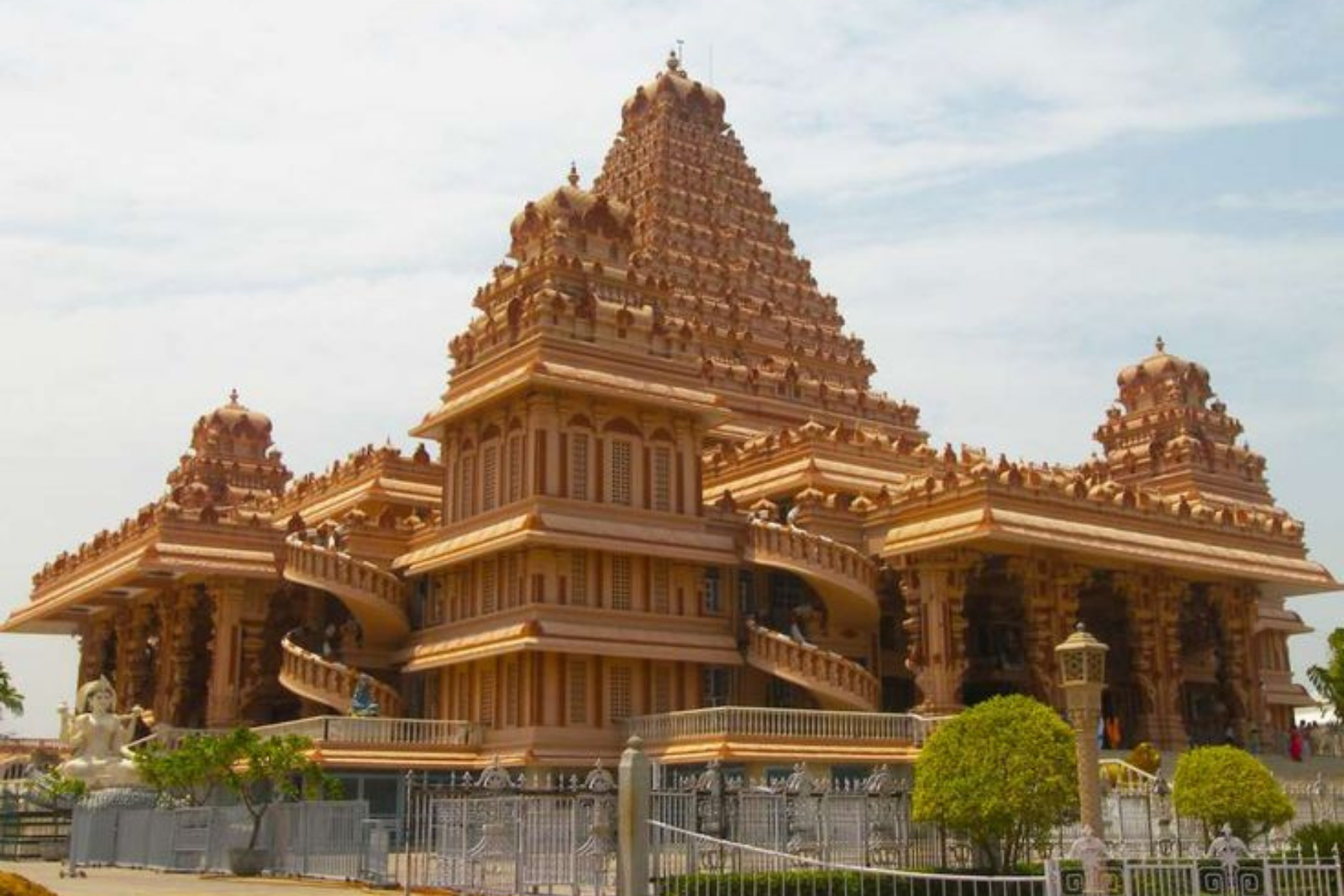 Delhi 6-Hours Spiritual Sites Tour with Famous Temples
