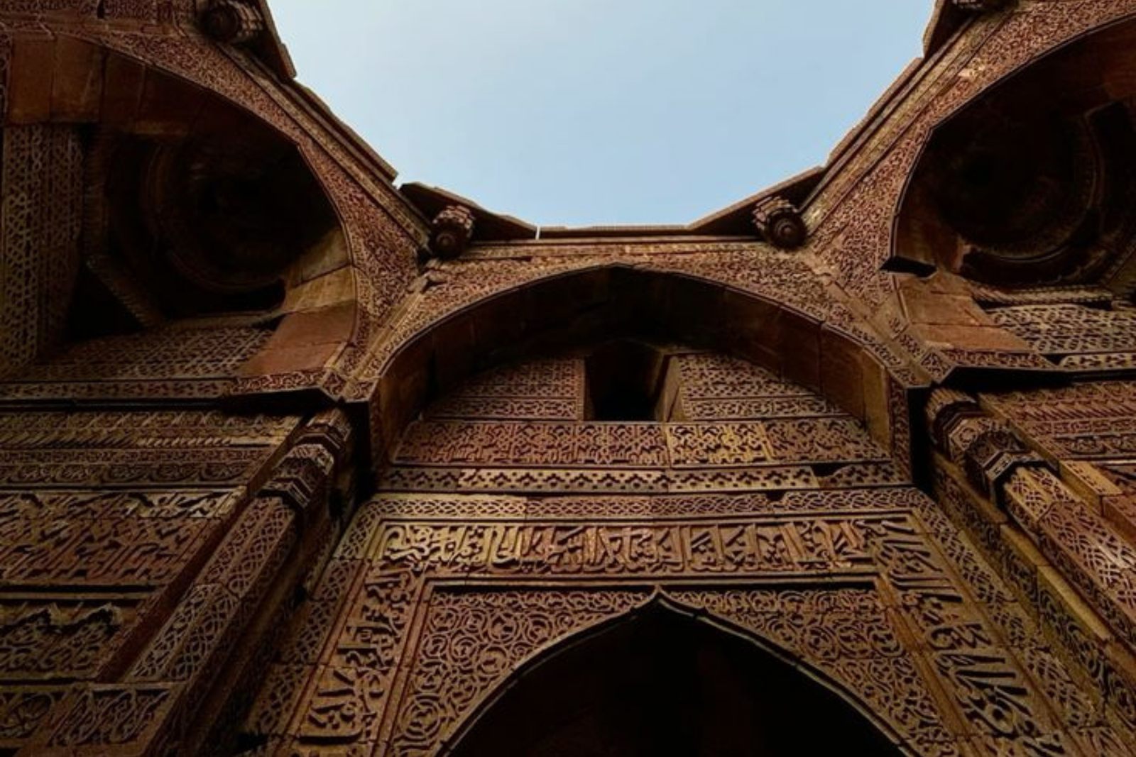 Private Qutub Minar Guided Tour with Hotel Pickup