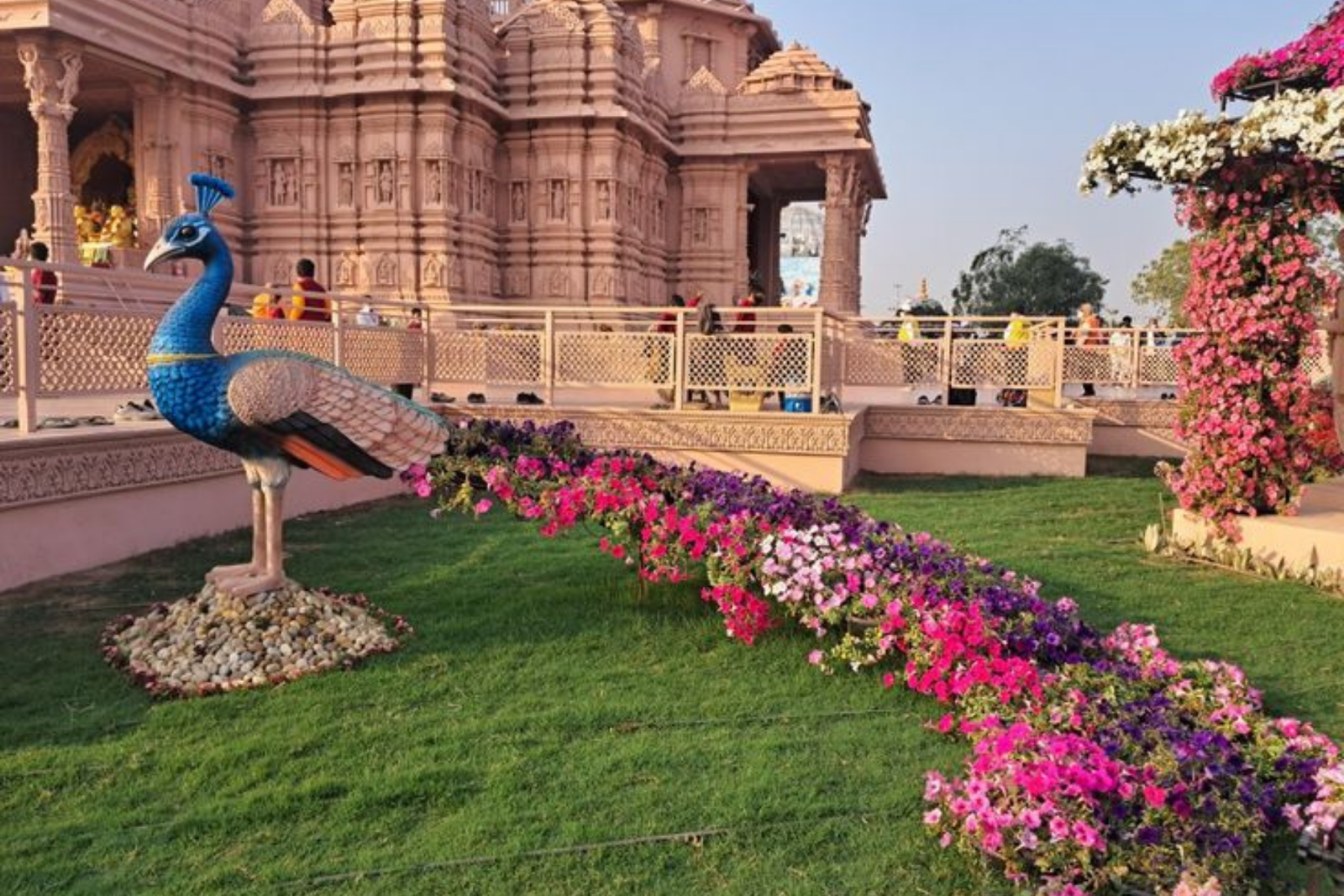 Delhi 6-Hours Spiritual Sites Tour with Famous Temples