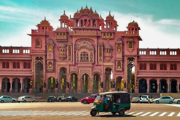 Heritage Walk & Street Food Tasting in Jaipur