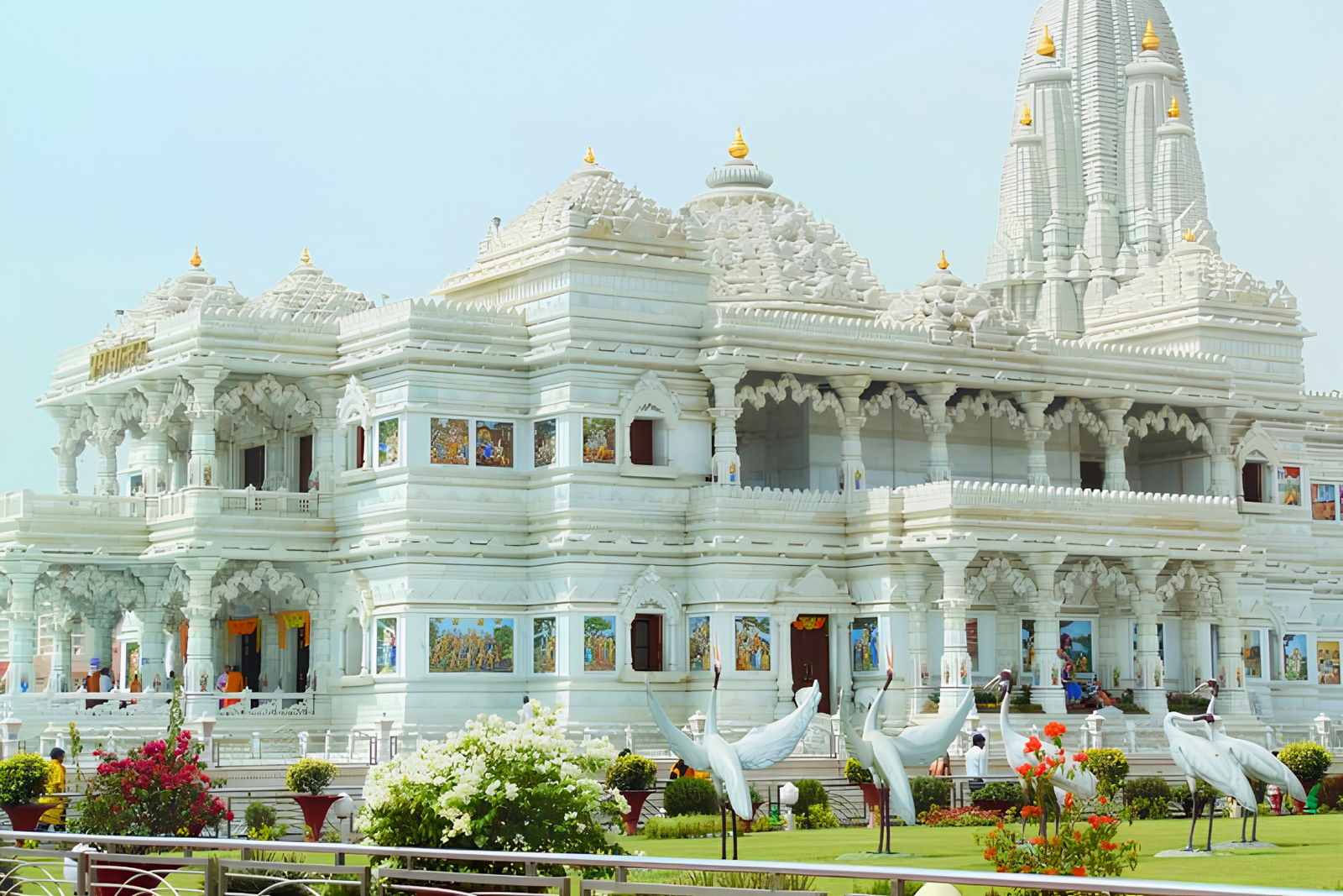 From Delhi: Private Taj Mahal Agra Tour with Mathura and Vrindavan