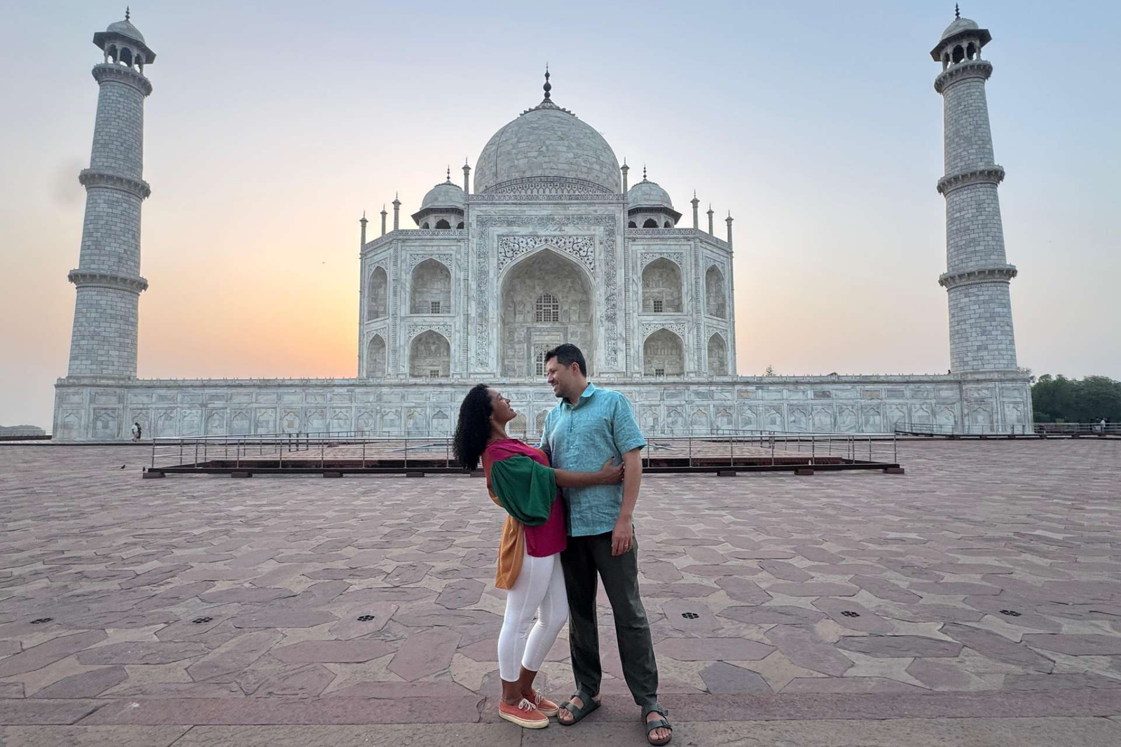 Taj Mahal Guided Tour with Express Entry Ticket