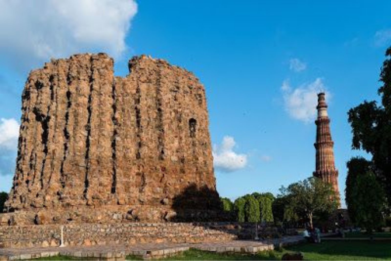Private Qutub Minar Guided Tour with Hotel Pickup