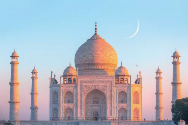 Agra: Taj Mahal Express Entry Ticket guided tour
