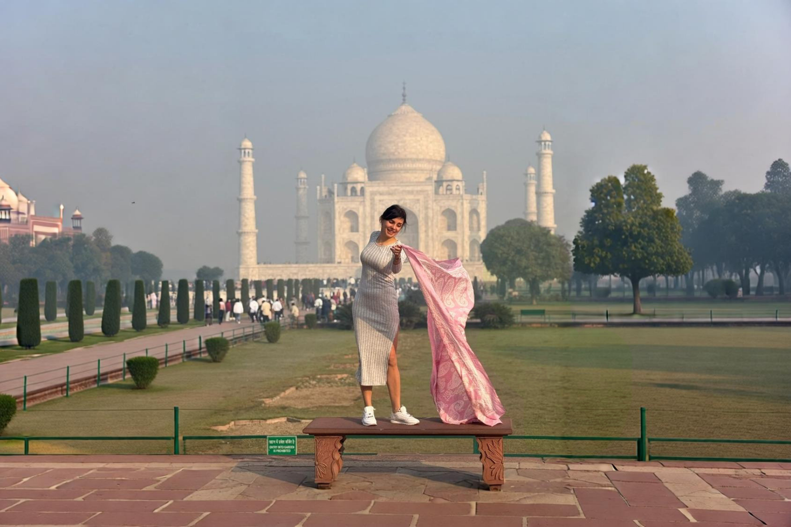 Taj Mahal Guided Tour with Express Entry Ticket