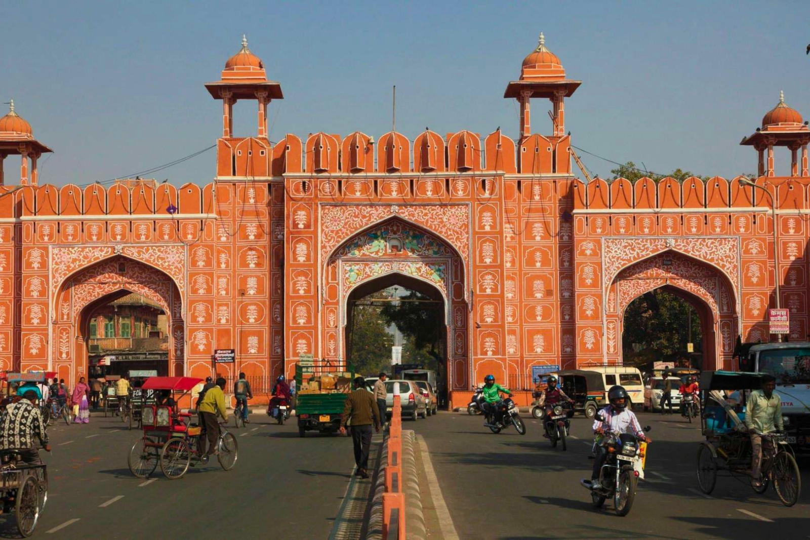 Delhi to Jaipur Day Tour by Superfast Train