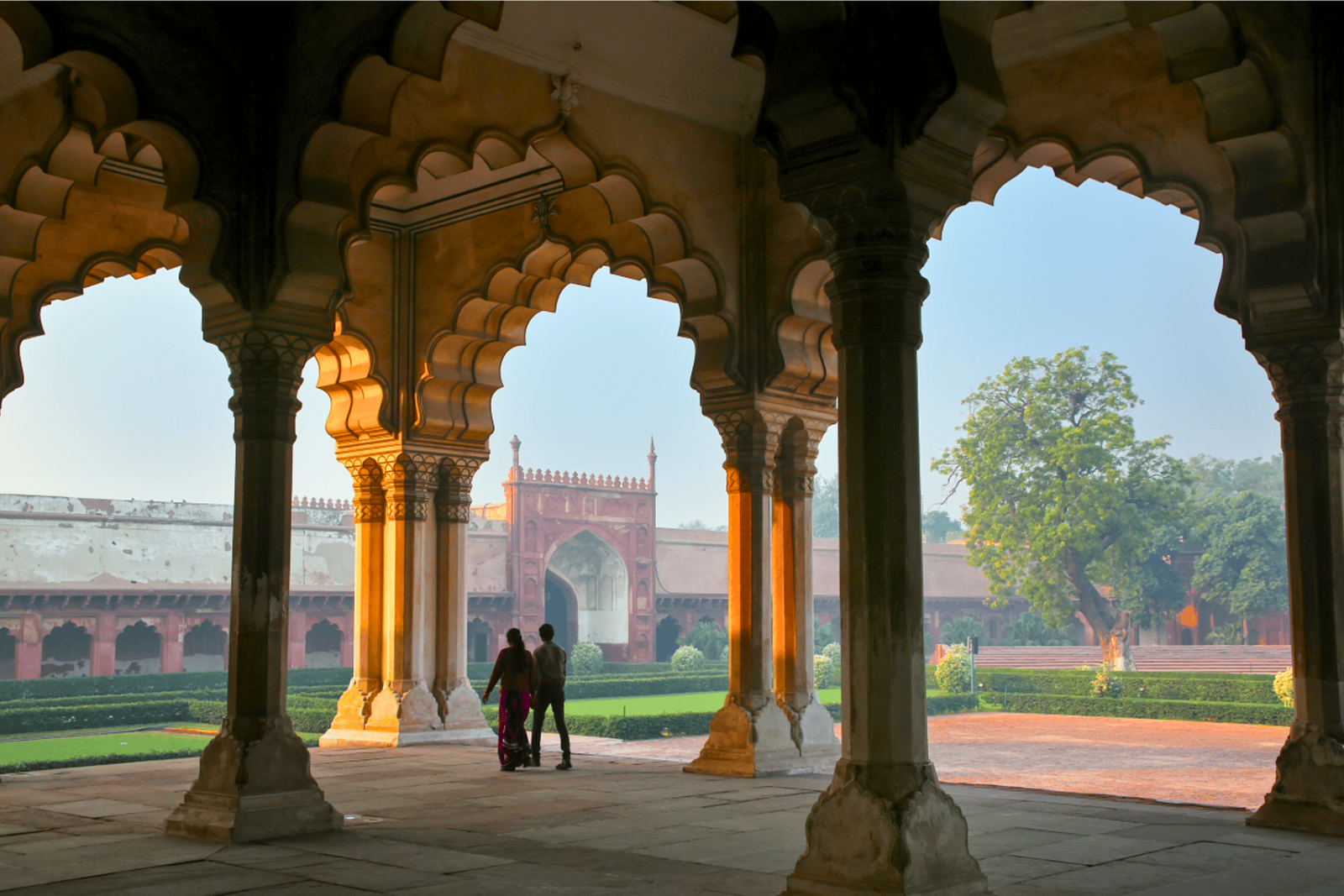 From Mumbai: 2-Day Taj Mahal, Agra & Delhi Tour with Flights