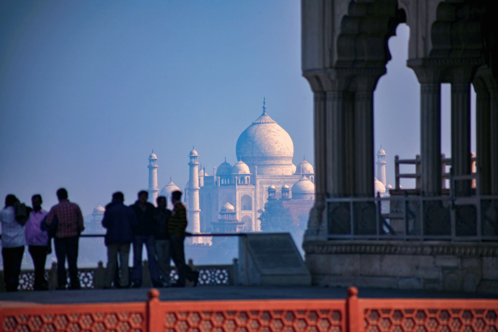 From Mumbai: 2-Day Taj Mahal, Agra & Delhi Tour with Flights