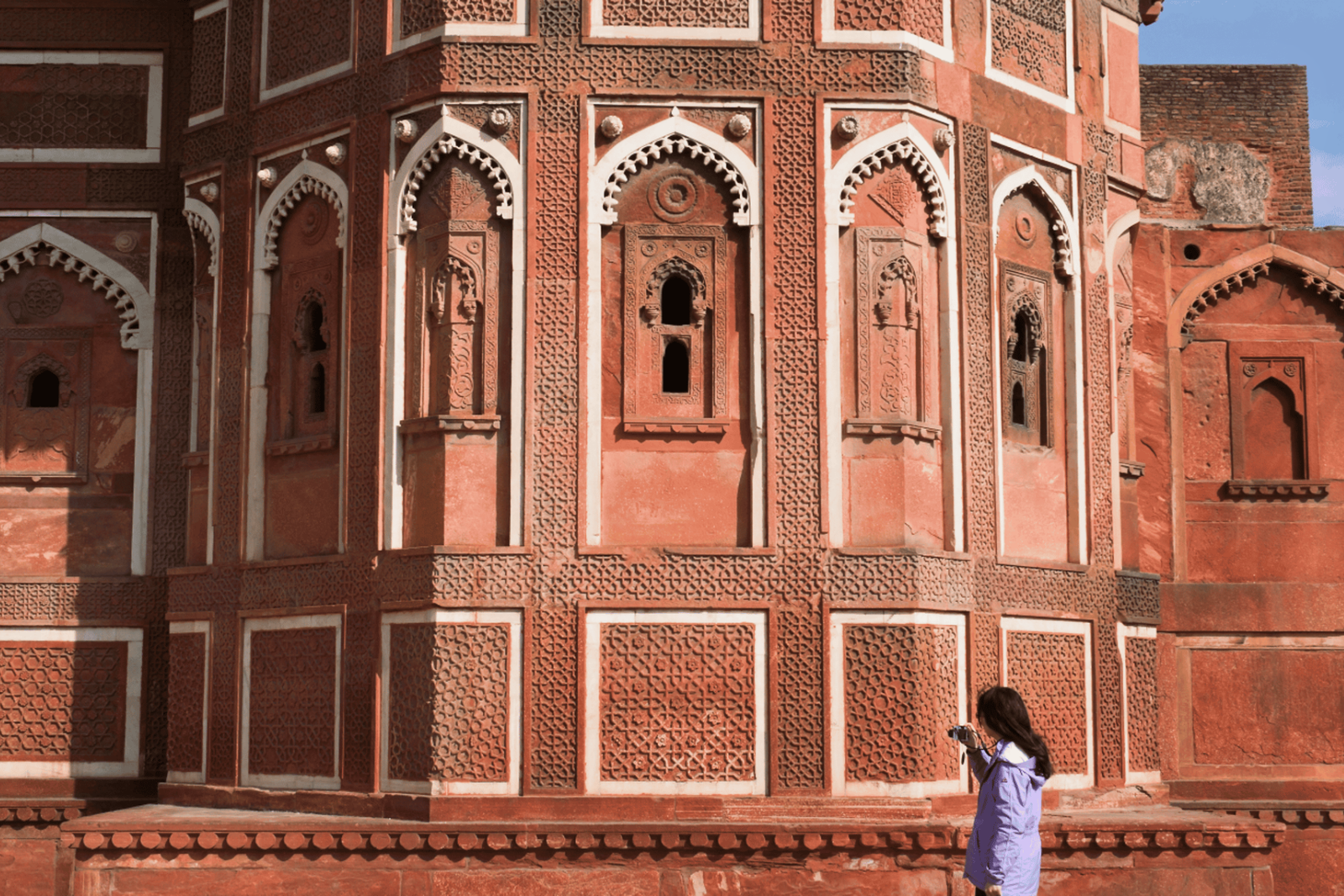 From Mumbai: 2-Day Taj Mahal, Agra & Delhi Tour with Flights