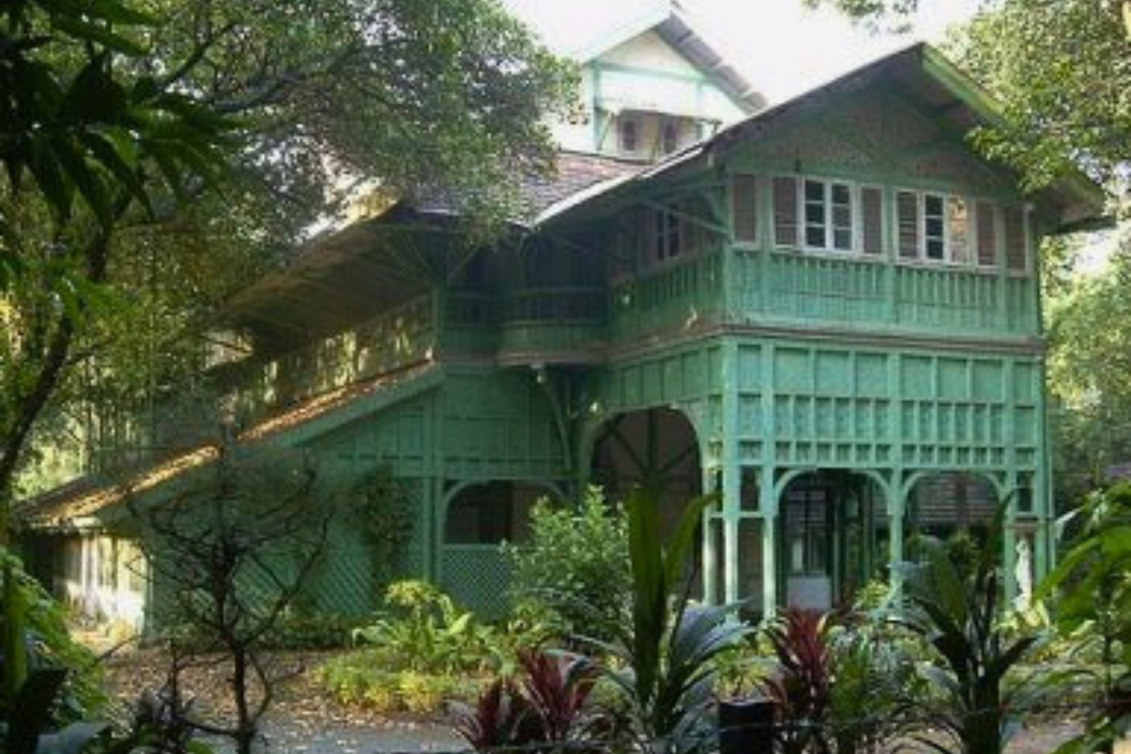 Mumbai Full Day Sightseeing Tour with Pickup