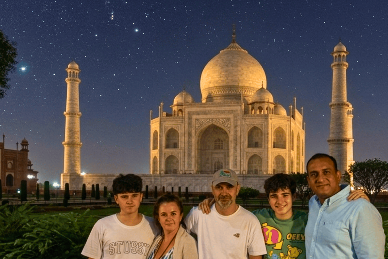 From Mumbai: 2-Day Taj Mahal, Agra & Delhi Tour with Flights
