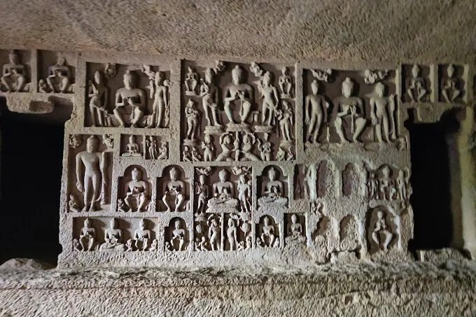 Mumbai Kanheri Caves & Golden Pagoda Temple Tour