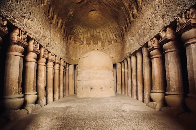 Mumbai Kanheri Caves & Golden Pagoda Temple Tour