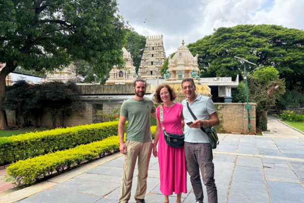 Bangalore Palace, Temples, Fort & Markets Walking Tour