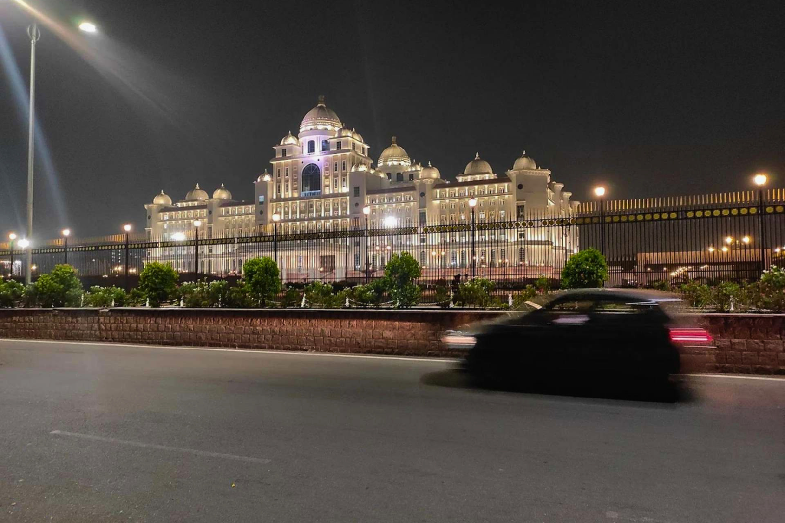 Hyderabad Hussain Sagar Evening Tour with Ferry Ride