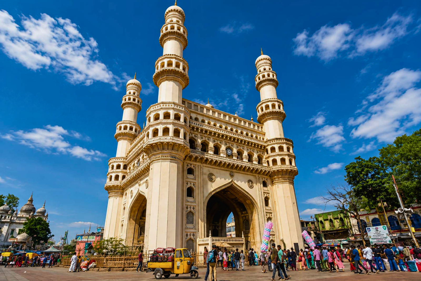 Hyderabad Airport: Layover Sightseeing Guided Tour