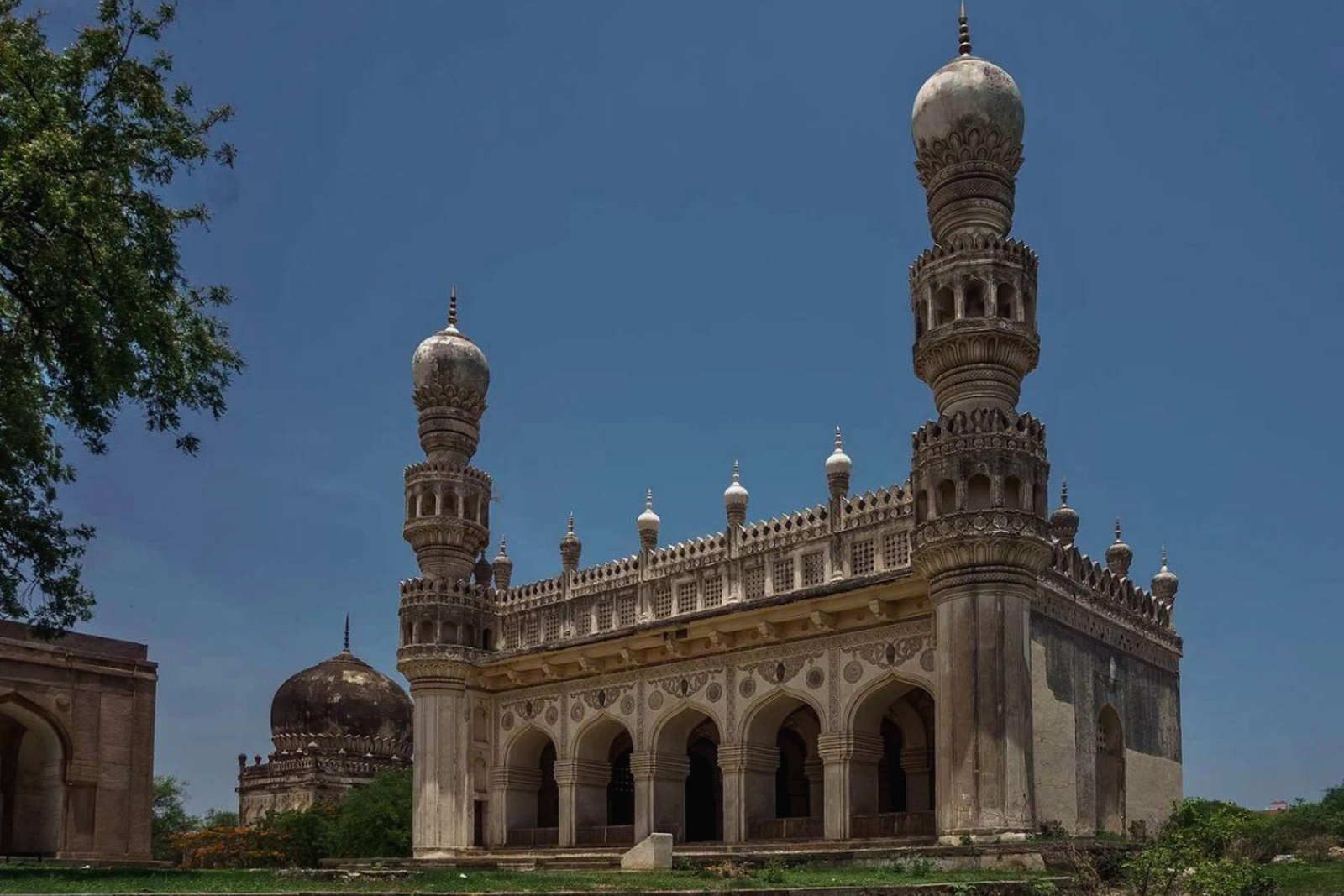 Hyderabad Full-Day Heritage & City Highlights Tour with Pickup