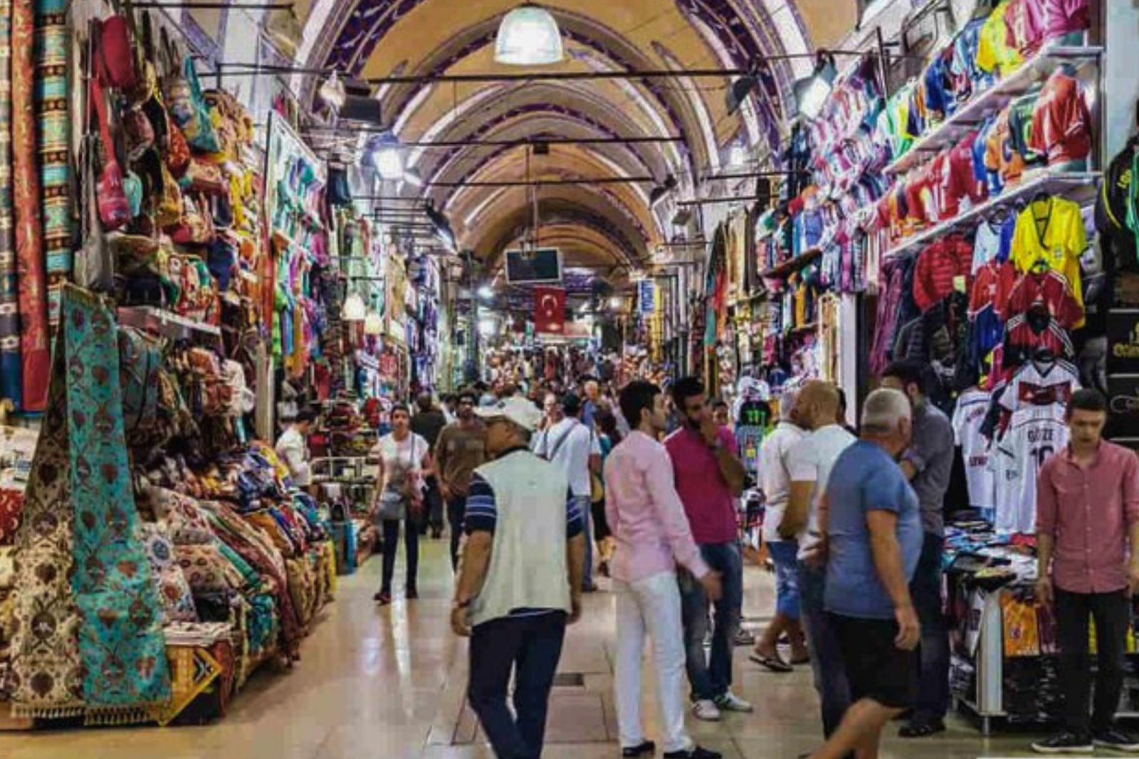 Bangalore Palace, Temples, Fort & Markets Walking Tour