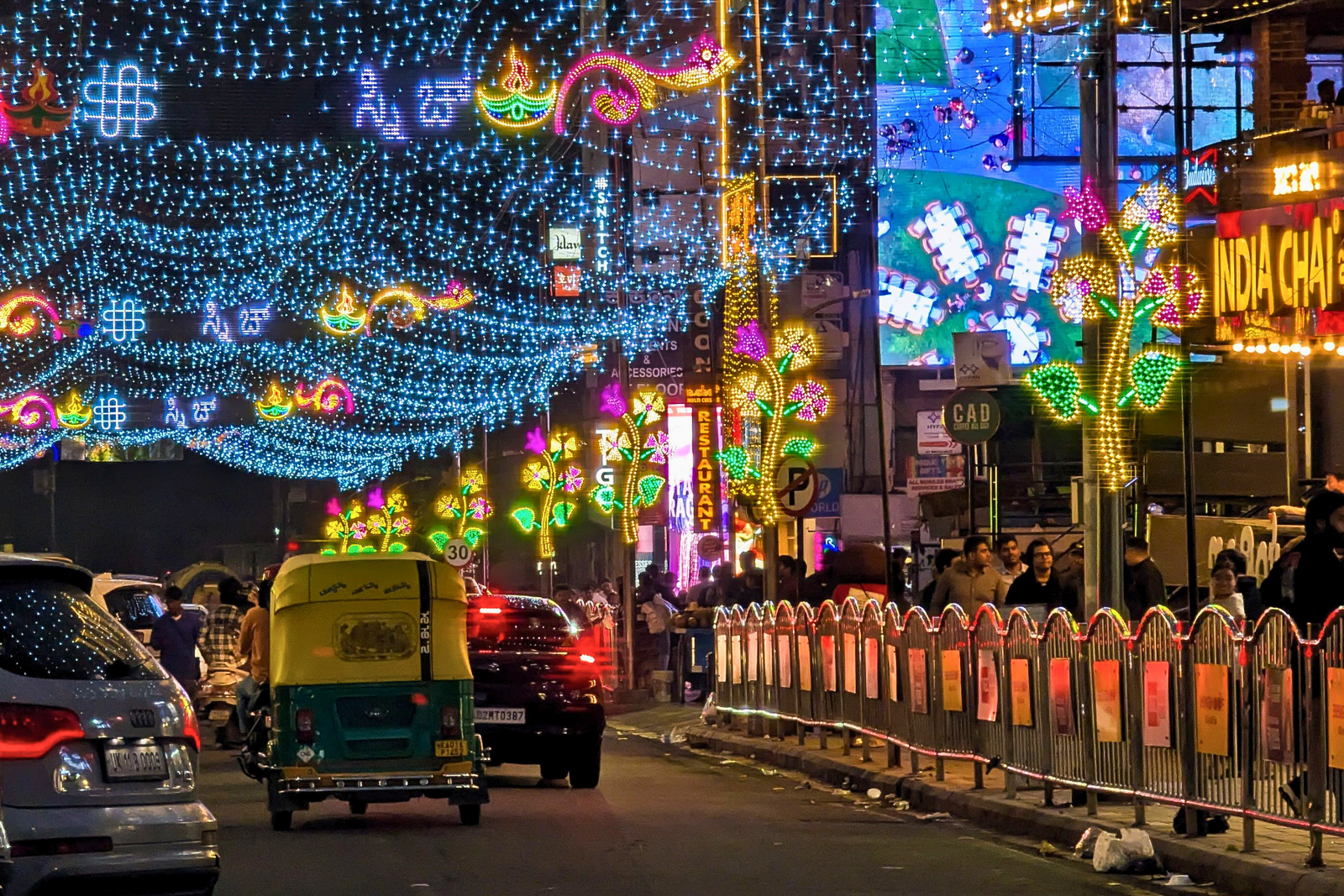 Bangalore Explore at Night with a Local Tour Guide