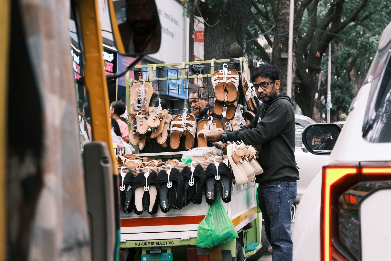 Bangalore Explore at Night with a Local Tour Guide