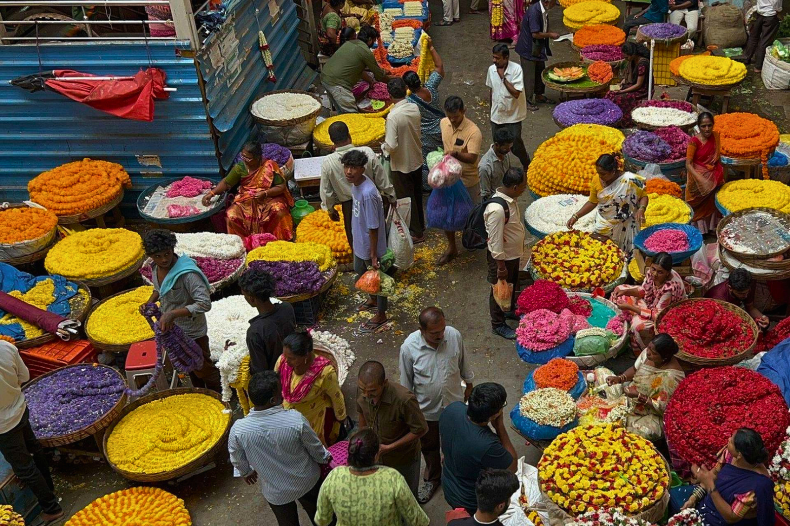 Bangalore Palace, Temples, Fort & Markets Walking Tour