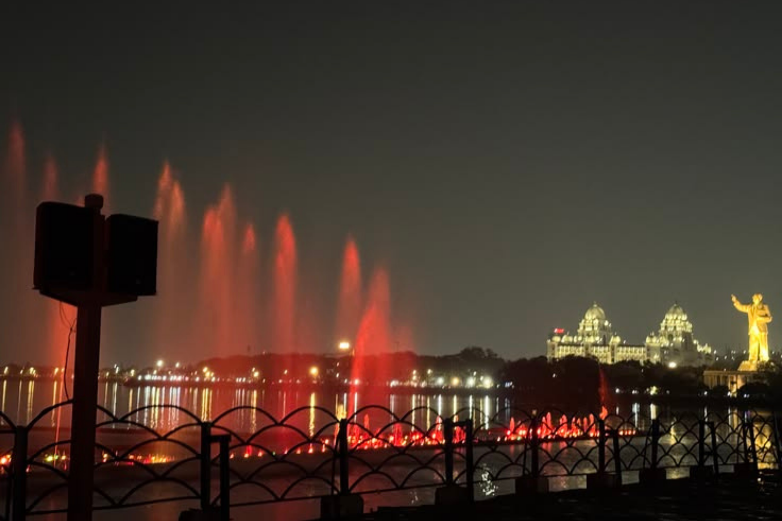 Hyderabad Hussain Sagar Evening Tour with Ferry Ride