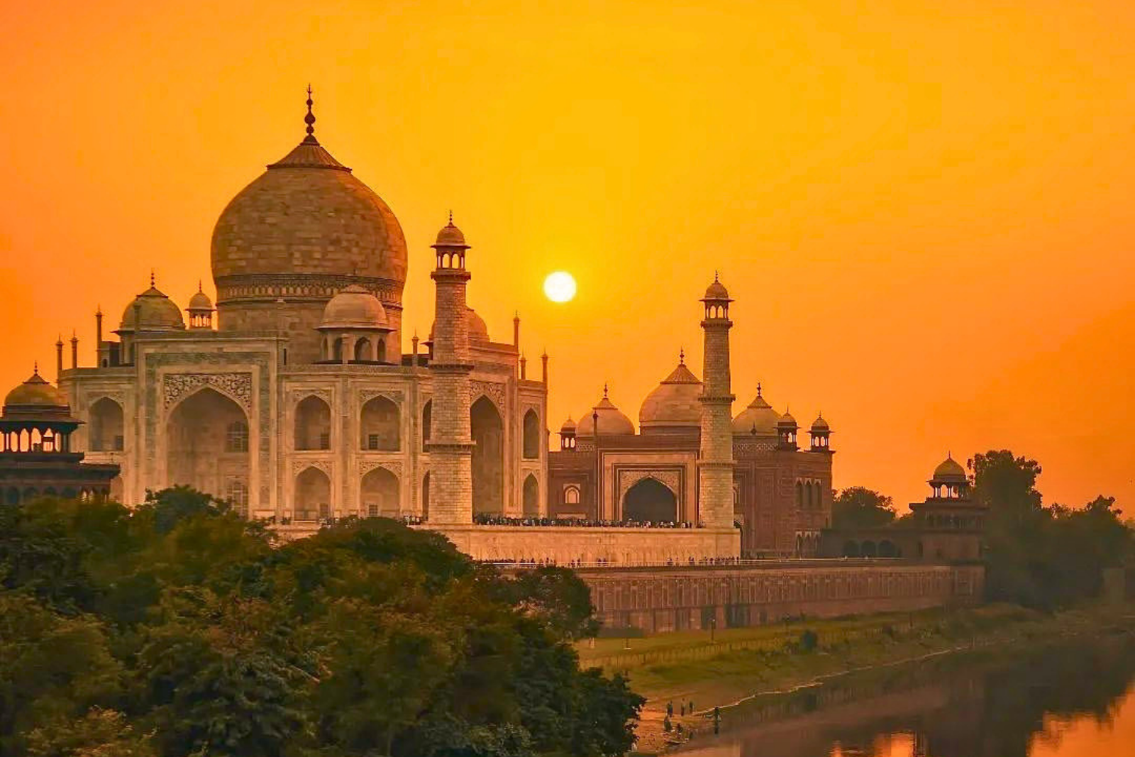 Hyderabad to Taj Mahal & Agra Two-Day Tour with Flights