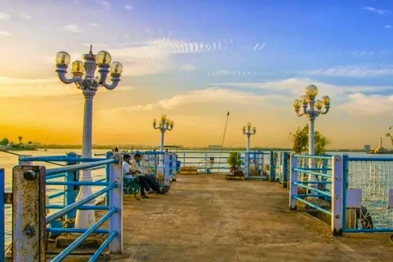 Hyderabad Hussain Sagar Evening Tour with Ferry Ride