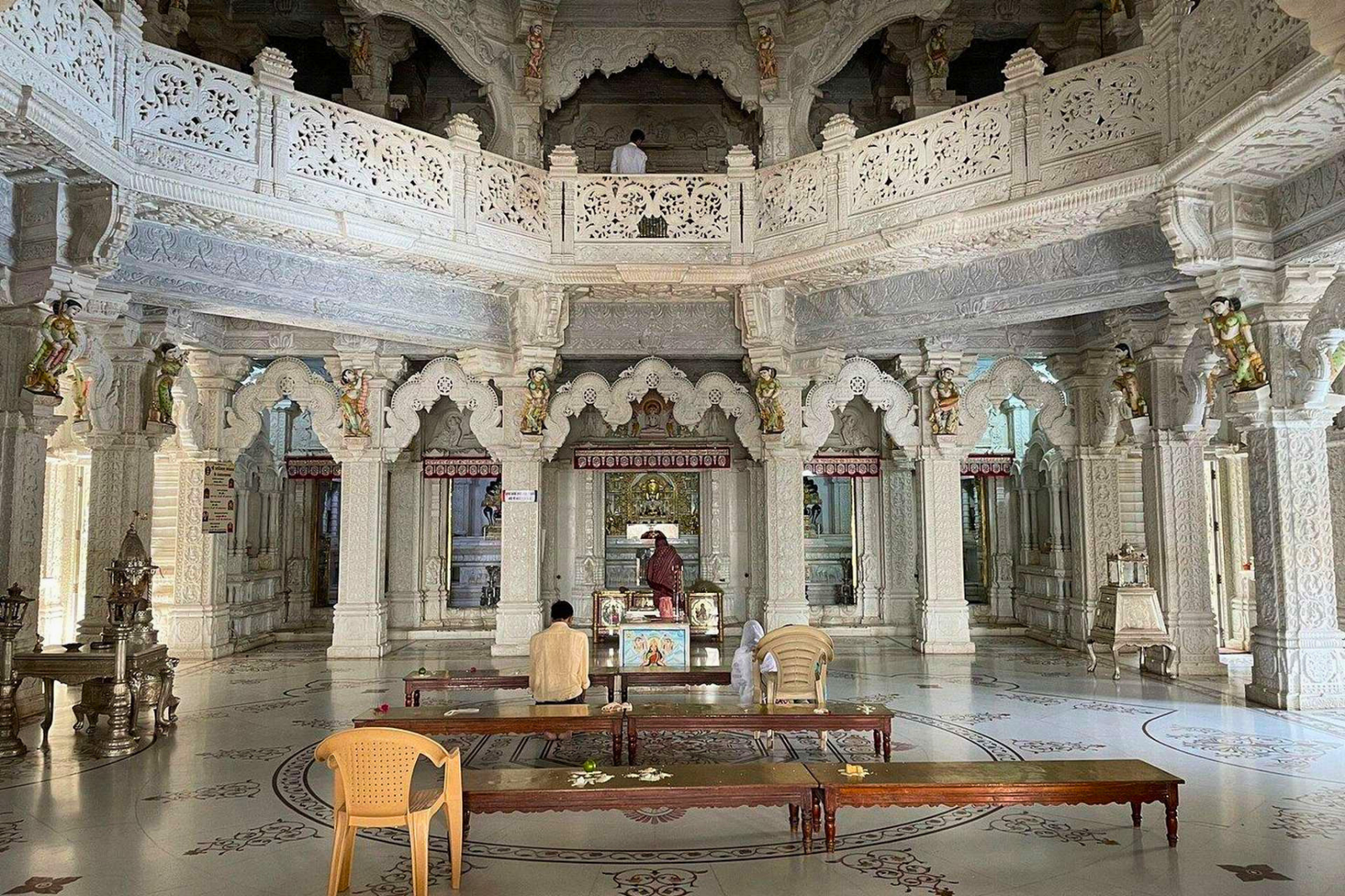 Bangalore Palace, Temples, Fort & Markets Walking Tour