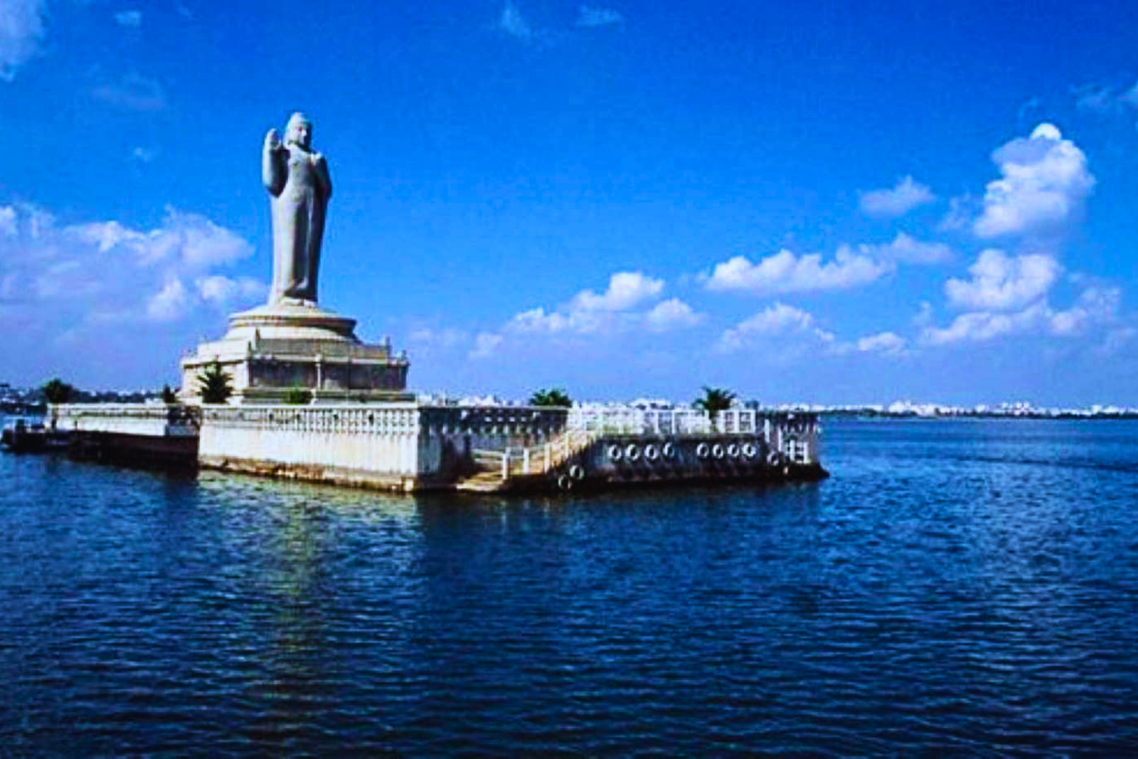 Hyderabad Hussain Sagar Evening Tour with Ferry Ride