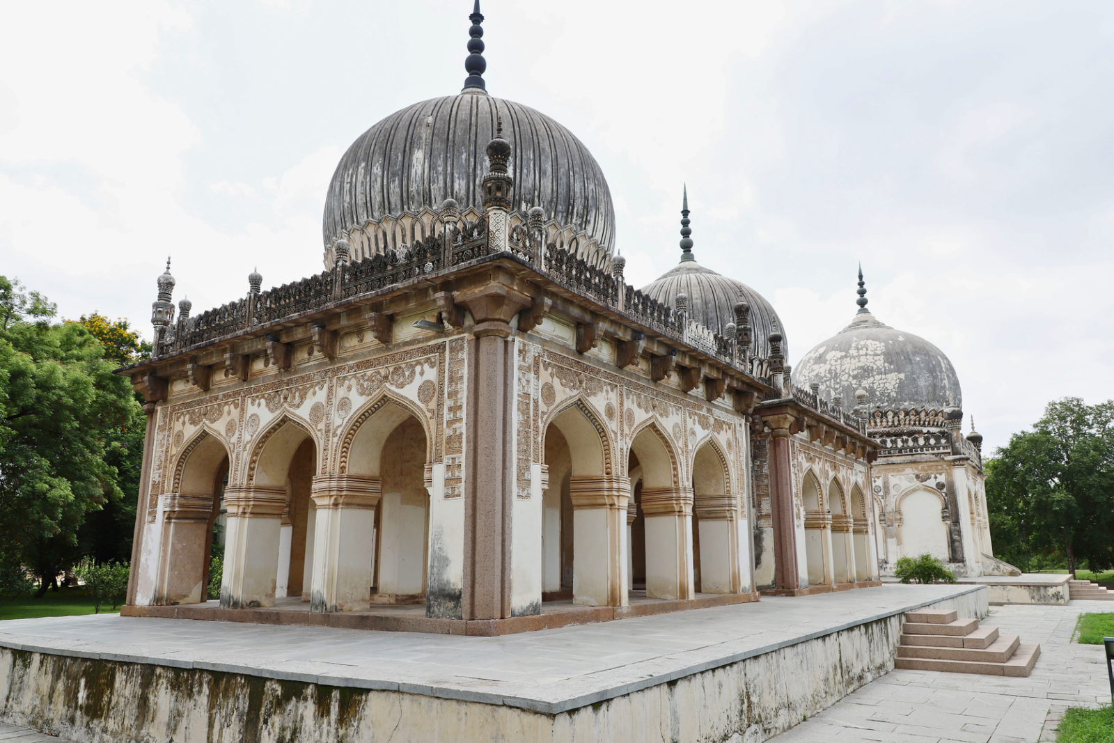 Hyderabad Airport: Layover Sightseeing Guided Tour