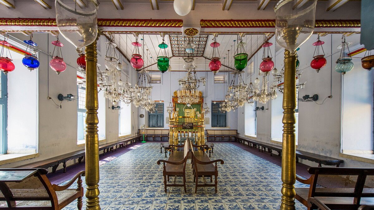 Paradesi Synagogue and Jew Town Kochi tours